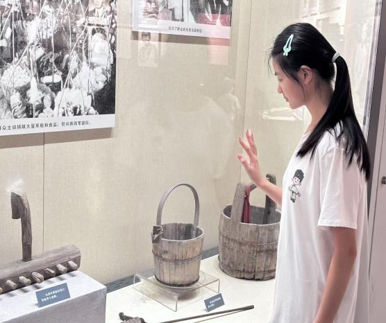 探寻红色档案 传承革命薪火——红心向“档”实践团赴茅山新四军纪念馆开展实践