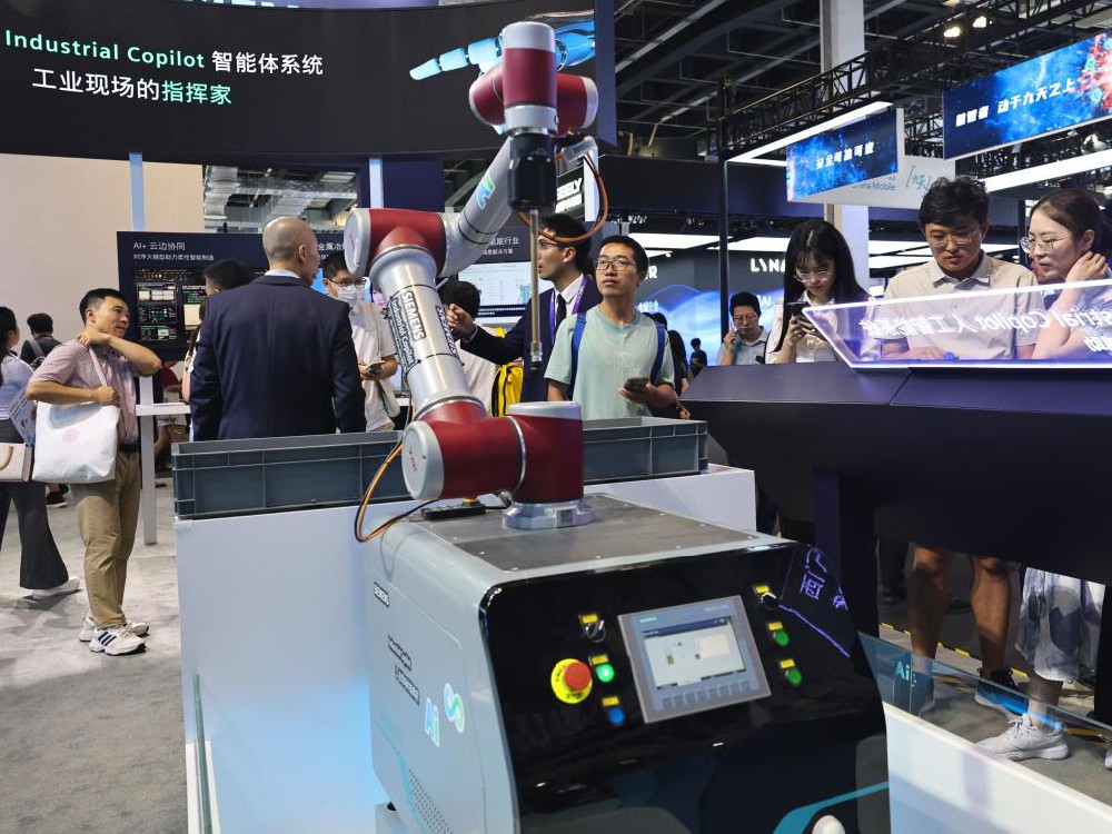 “人工智能+制造”行动走深走实 工业智能体迎多方布局